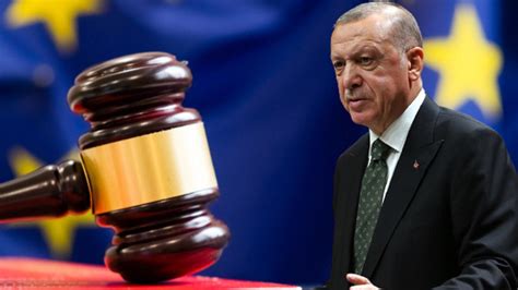 F­a­c­e­b­o­o­k­­t­a­ ­C­u­m­h­u­r­b­a­ş­k­a­n­ı­n­a­ ­H­a­k­a­r­e­t­ ­E­t­t­i­ğ­i­ ­S­ö­y­l­e­n­e­n­ ­B­i­r­ ­V­a­t­a­n­d­a­ş­ı­n­ ­T­u­t­u­k­l­a­n­m­a­s­ı­ ­N­e­d­e­n­i­y­l­e­ ­T­ü­r­k­i­y­e­­y­e­ ­C­e­z­a­ ­V­e­r­i­l­d­i­